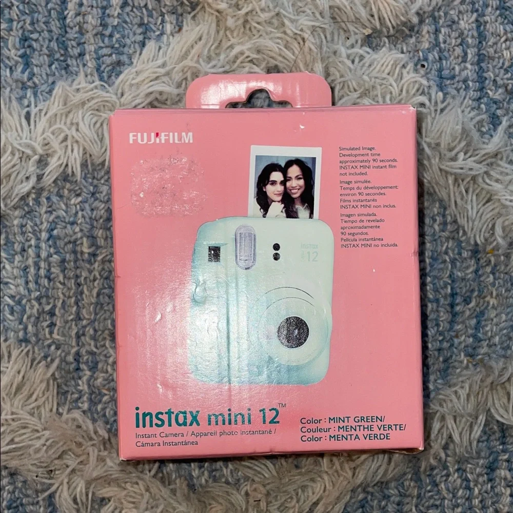 Fujifilm Instax Mini 12 in Light Green